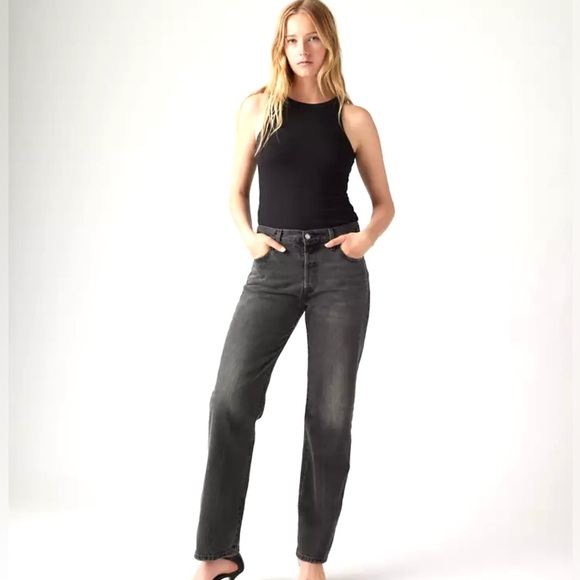 Levi’s 501 Button-fly Black Jeans Women’s W28 L32, Straight Leg Classic Mid-Rise - Picture 1 of 17